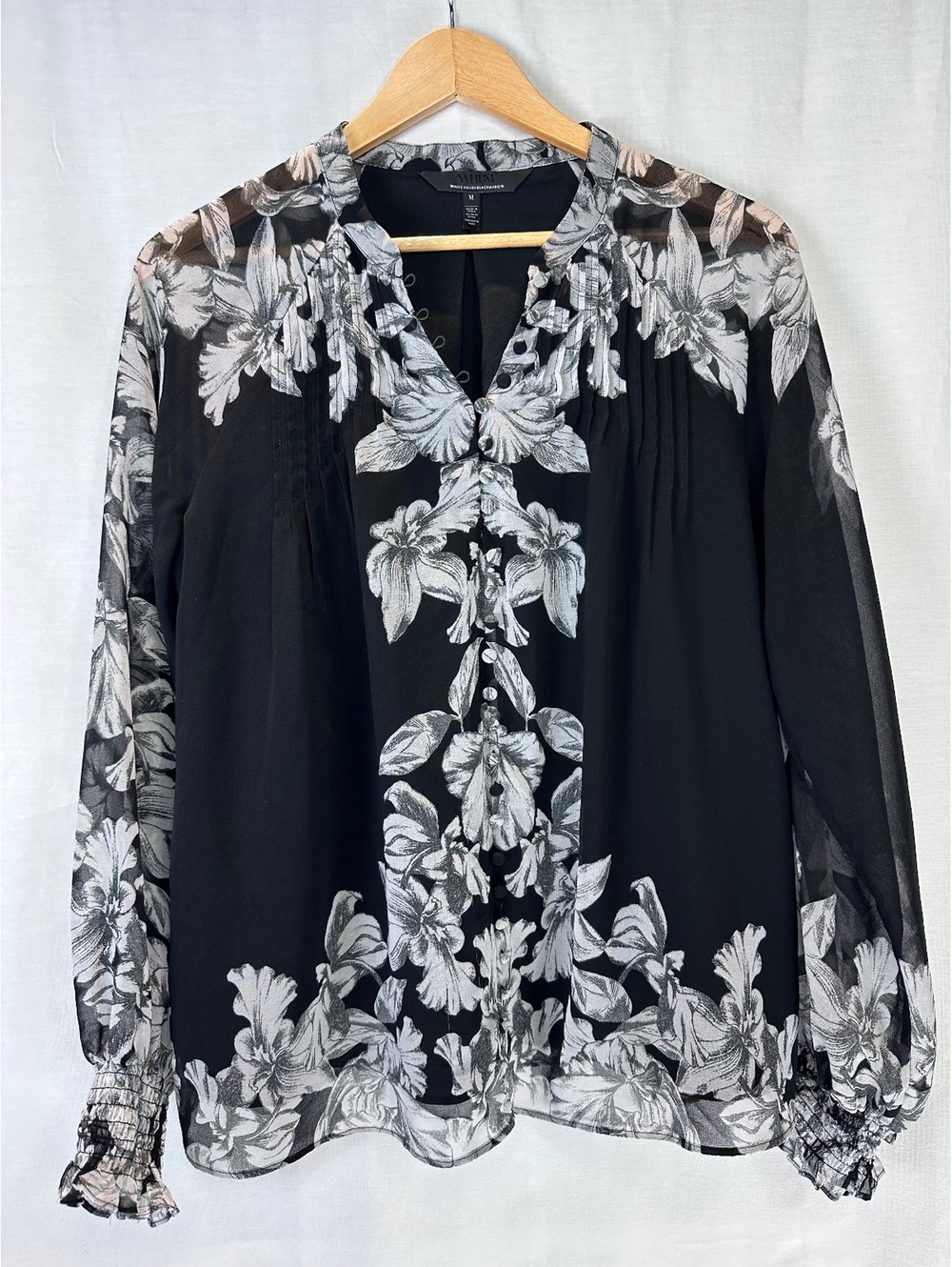 White House Black Market Size M Black & White Floral Chiffon Blouse